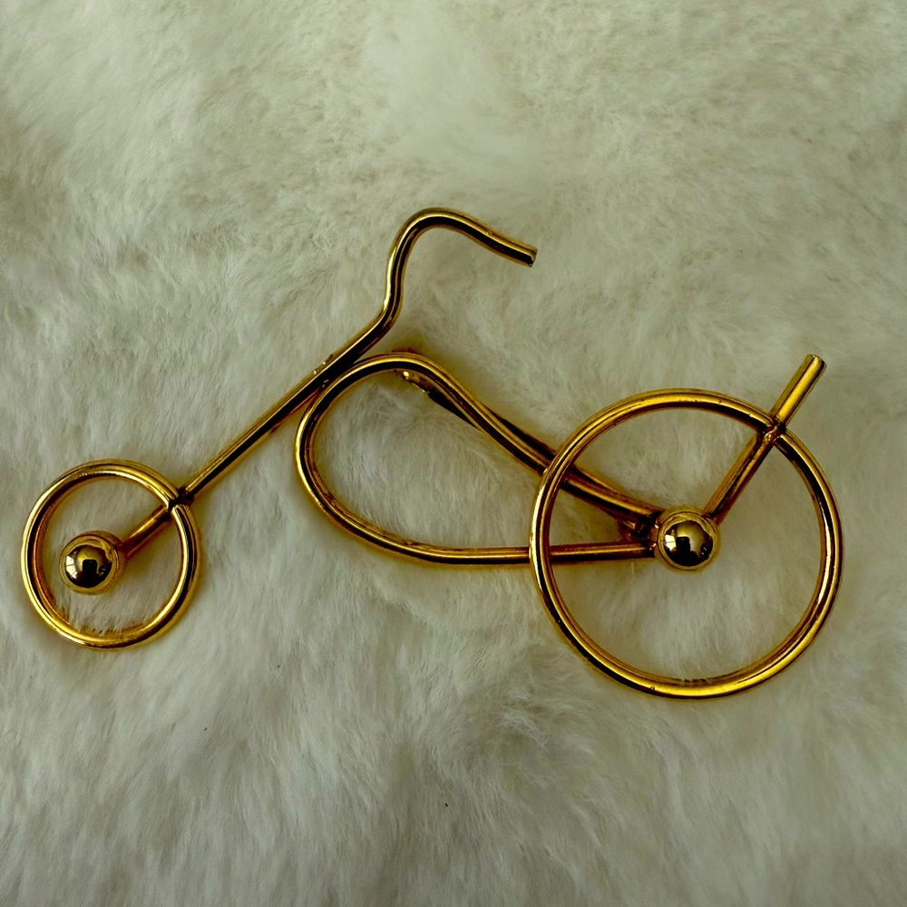 Vintage Pin, Wire Gold Tone Bike